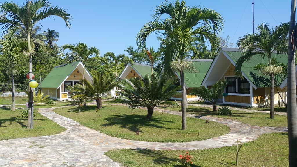 Casavelion Hotel Karimunjawa Exterior foto